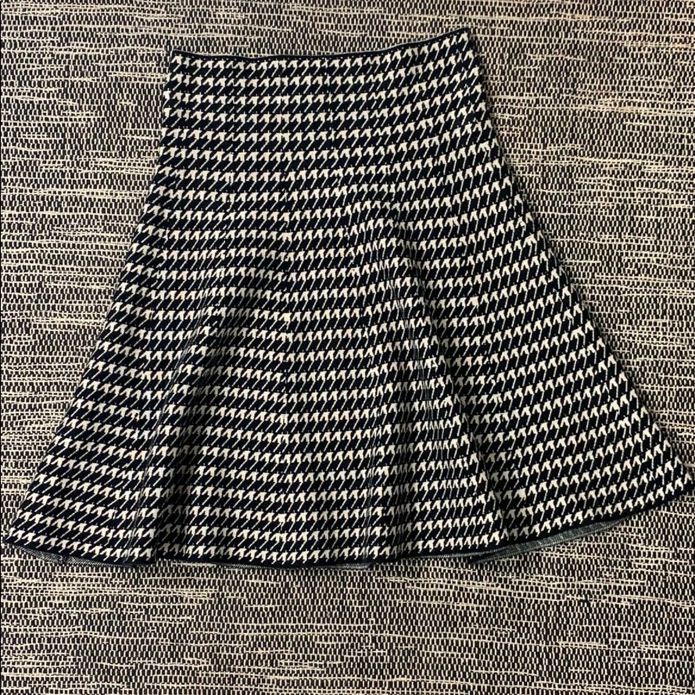 Houndstooth flare skirt